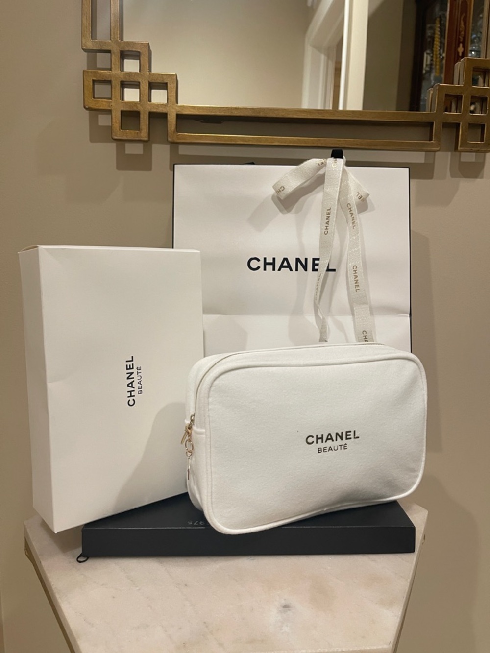 CHANEL White Beauté Cosmetic  Pouch
